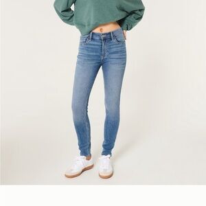 Hollister High-Rise Super Skinny Medium Wash Jeans